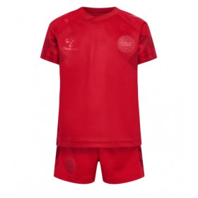 Baby Fußballbekleidung Dänemark Heimtrikot WM 2022 Kurzarm (+ kurze hosen)